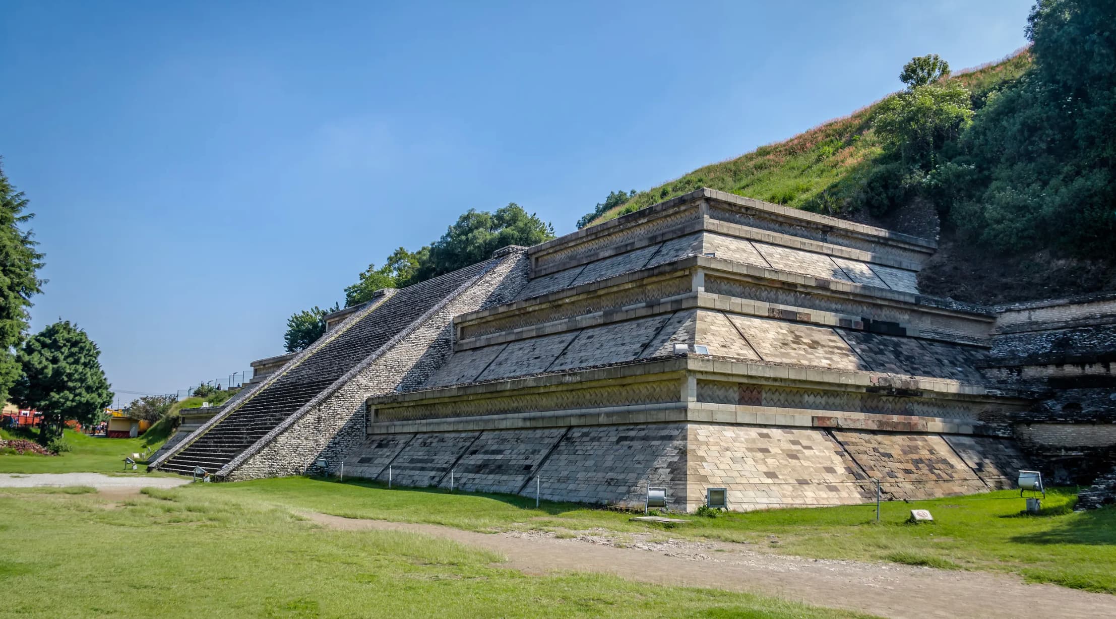 cholula mexico pyramid